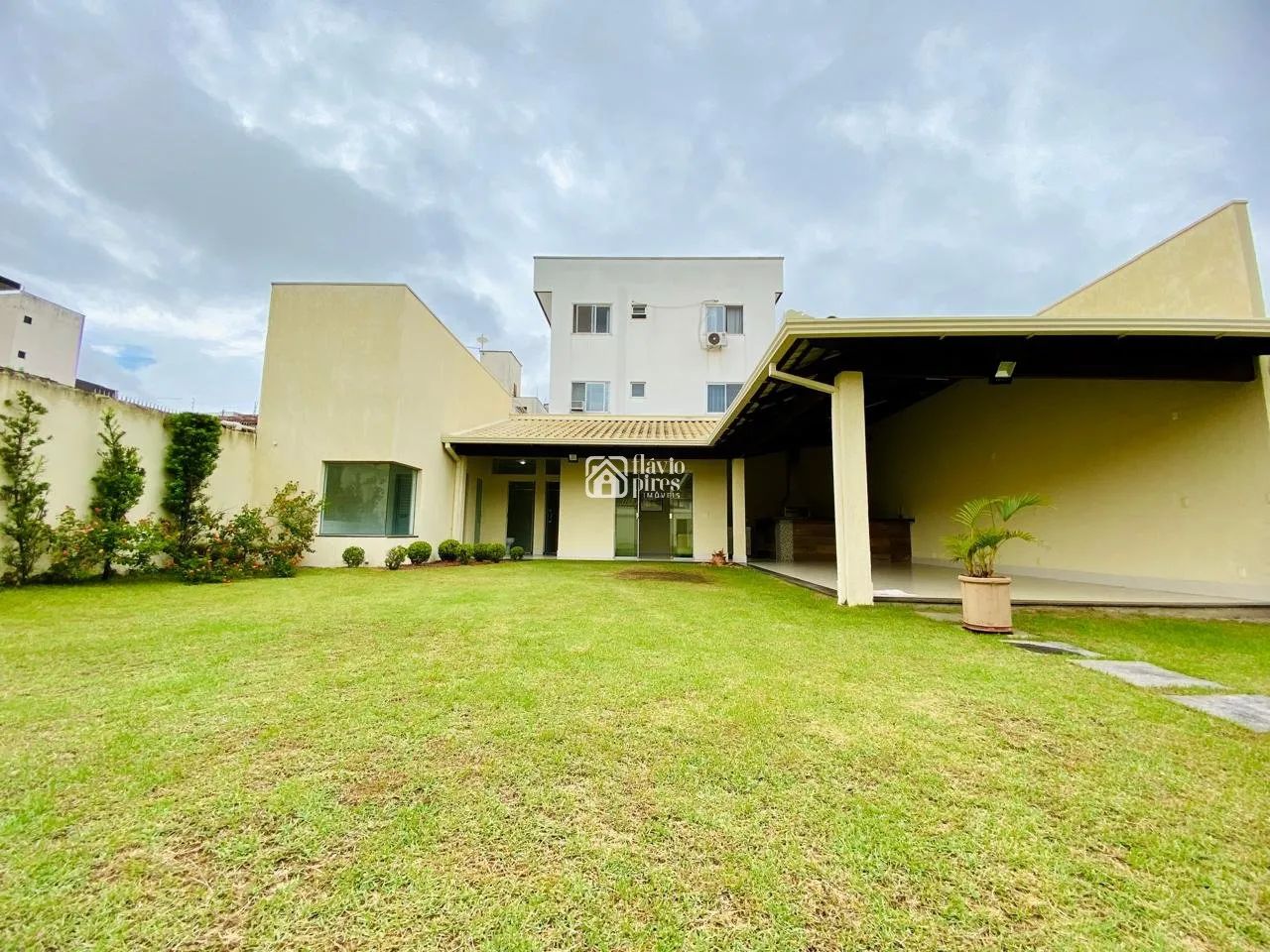 CASA/LOTE COM ÁREA DE LAZER COMPLETA - Foto 2