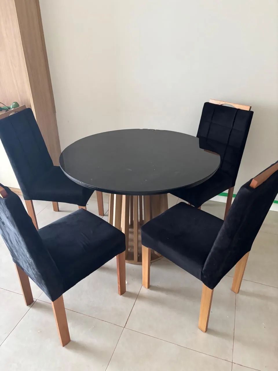 Hack de sala + mesa com 4 cadeiras - Foto 4