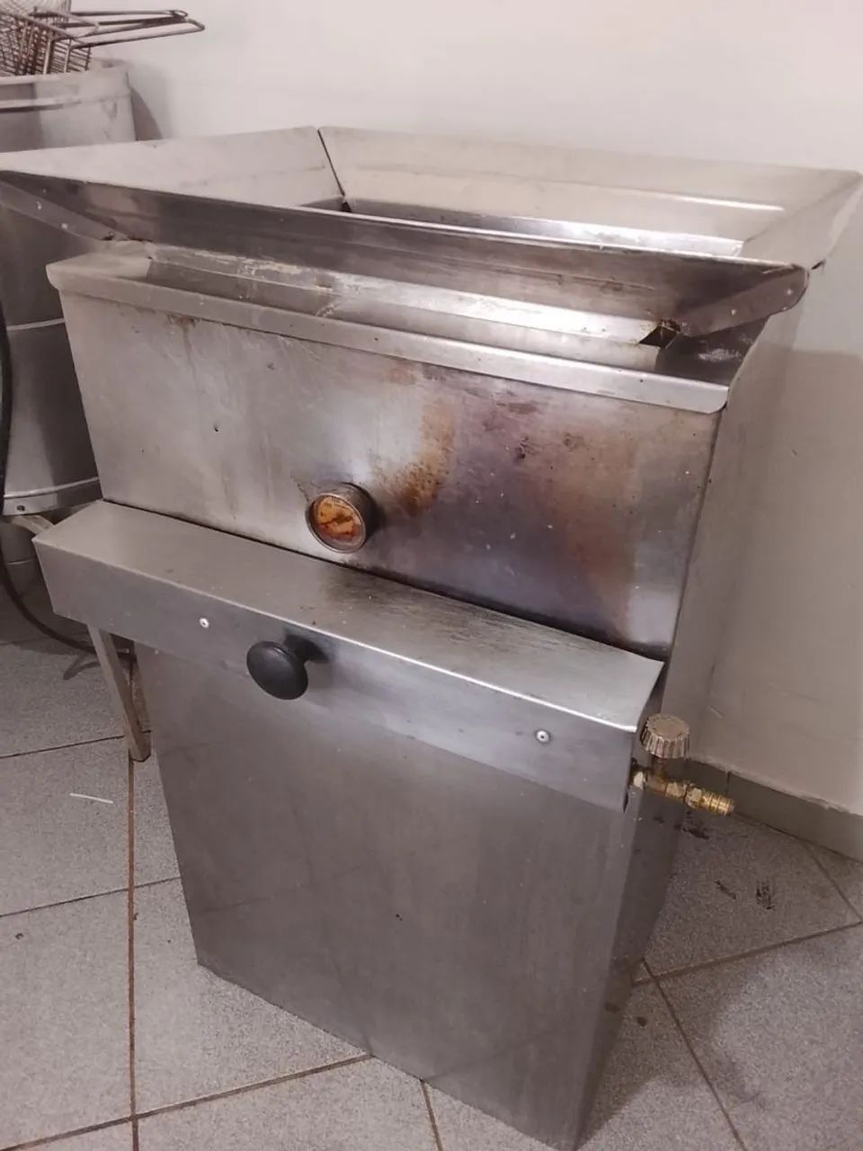 Fritadeira a gás água e óleo 