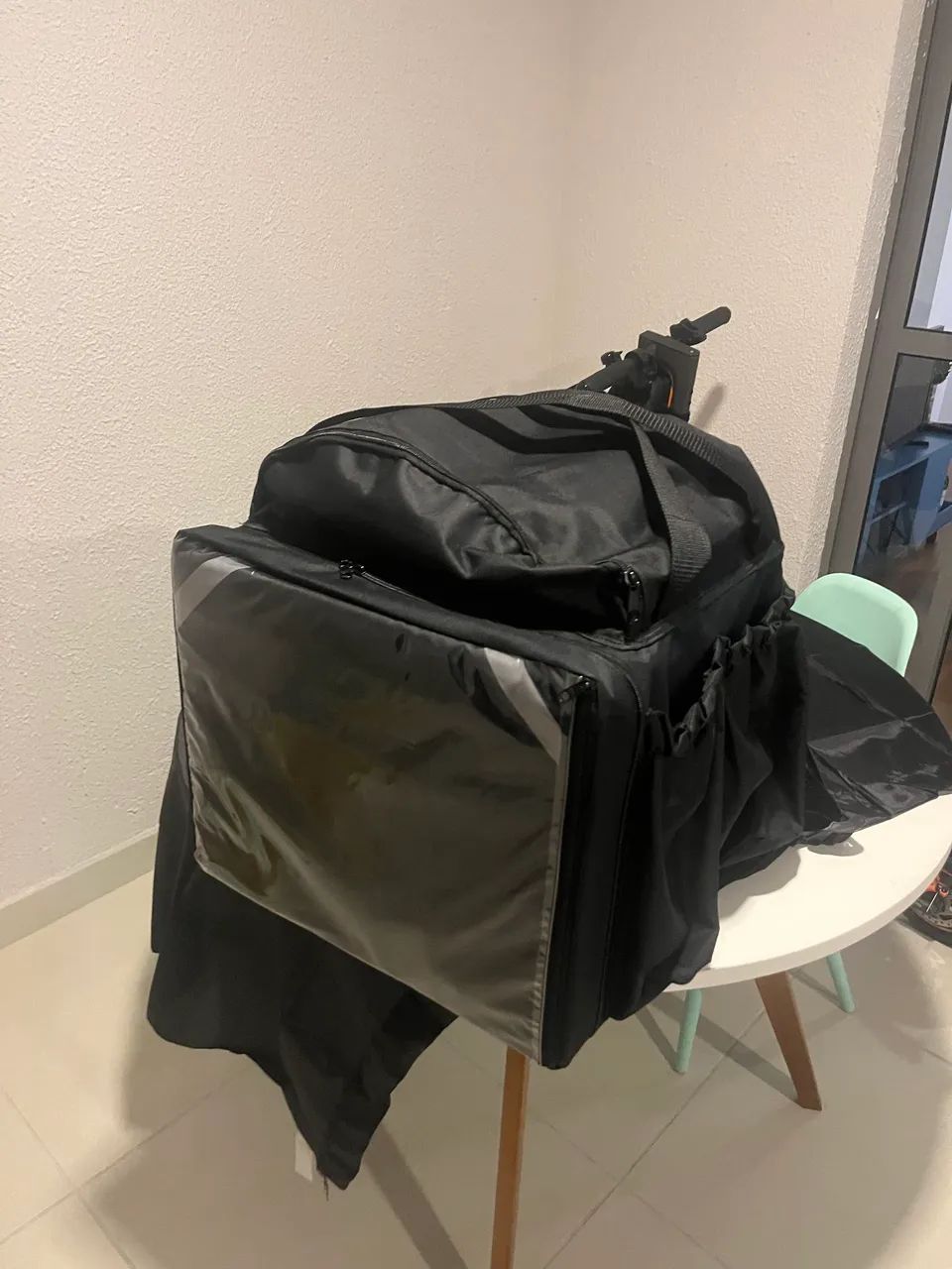 Bag Térmica Delivery 45L Preta com Caixa de Isopor Laminada ? Usada 3x