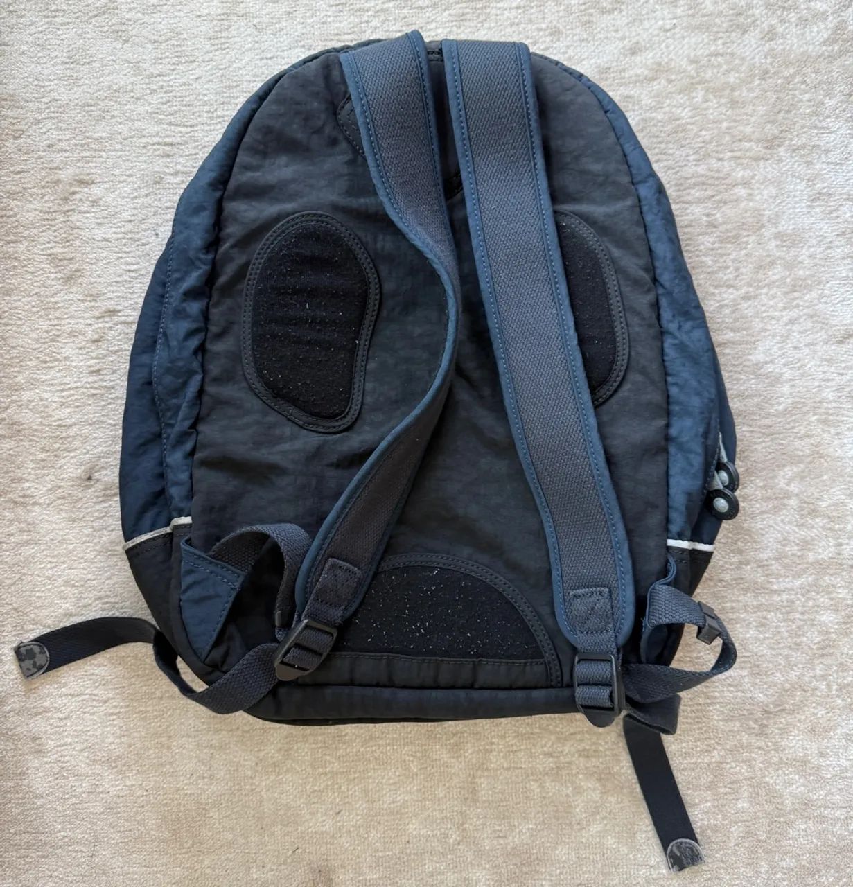 Mochila Kipling azul marinho - Foto 3