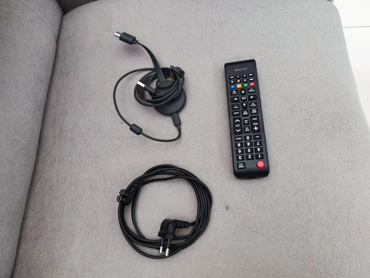 TV Samsung 40 polegadas com aplicativos televisão ótimo  estado funcionando com controle - Foto 5