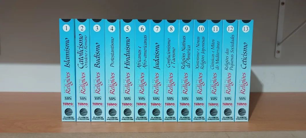 Coleção completa em VHS "História das Religiões", com 13 volumes
