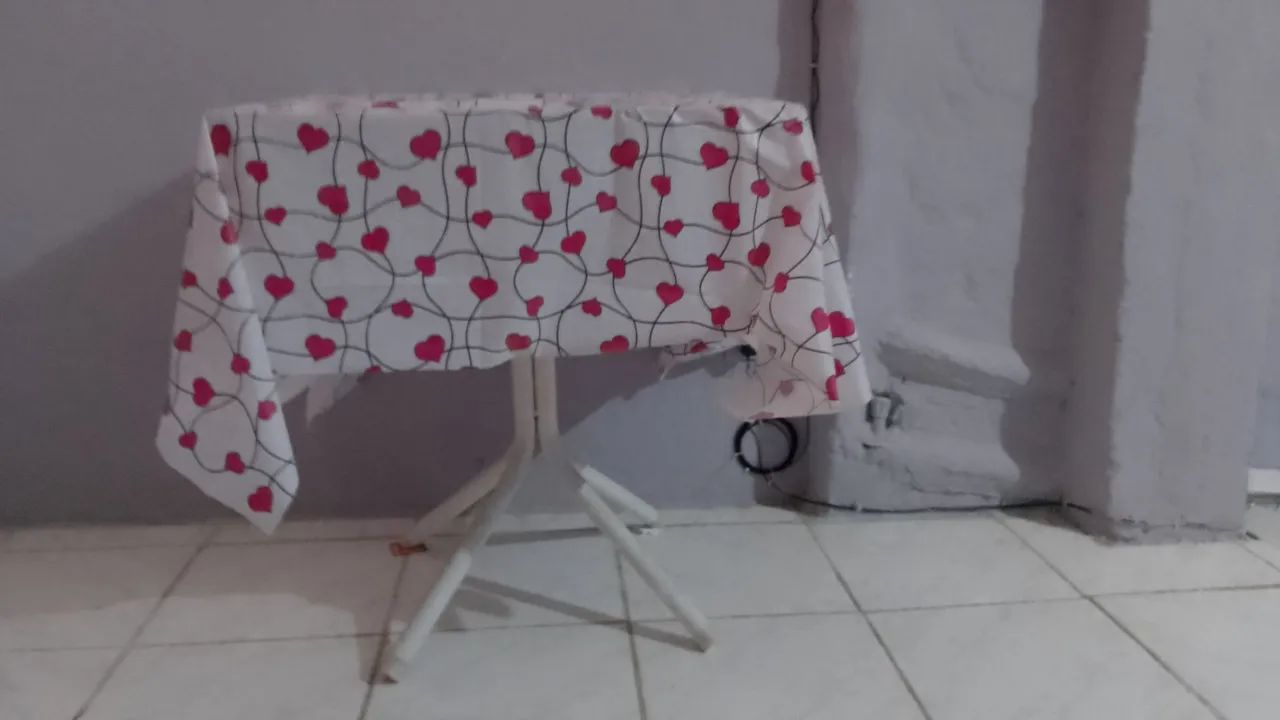 Sofá grande e mesa pequena de mármore com a base  - Foto 5