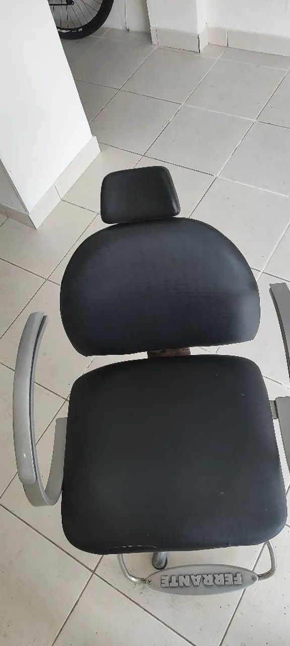 Cadeira hidráulica e reclinável Ferrante 