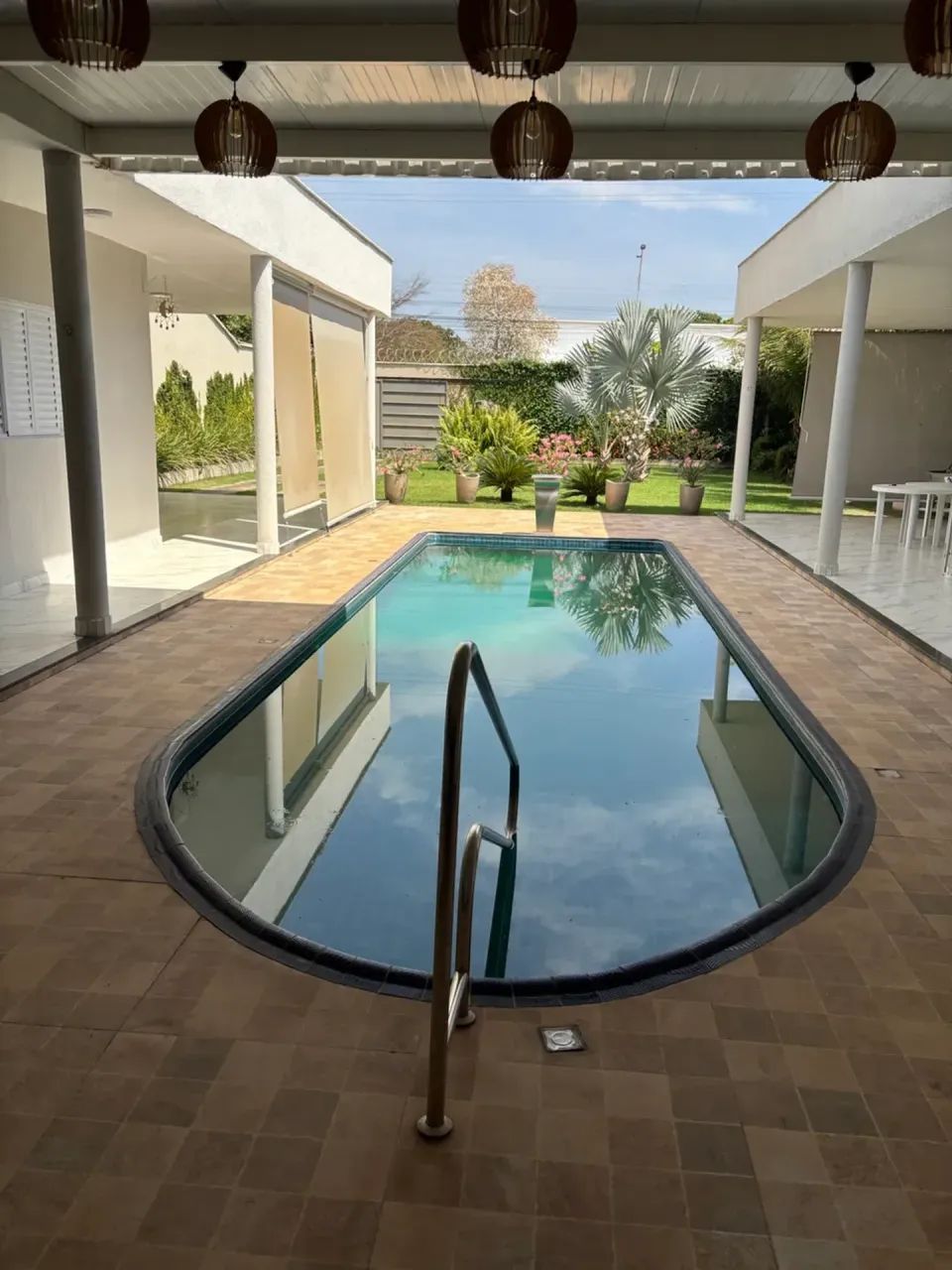 CASA EM ARUANÃ-GO / 04 SUÍTES - Lote: 600m2 - Foto 2