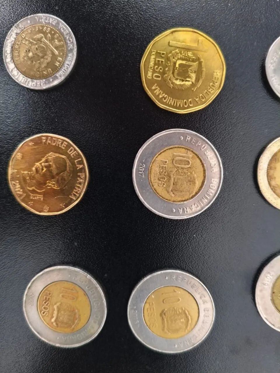 Moedas diversas para coleccionador (Pesos dominicanos, Colombianos e Argentinos) - Foto 3