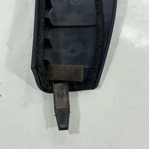 Moldura Interna Porta Traseira Esquerda Etios 2015 a 2019 Traseira Esquerda Preto - Foto 2