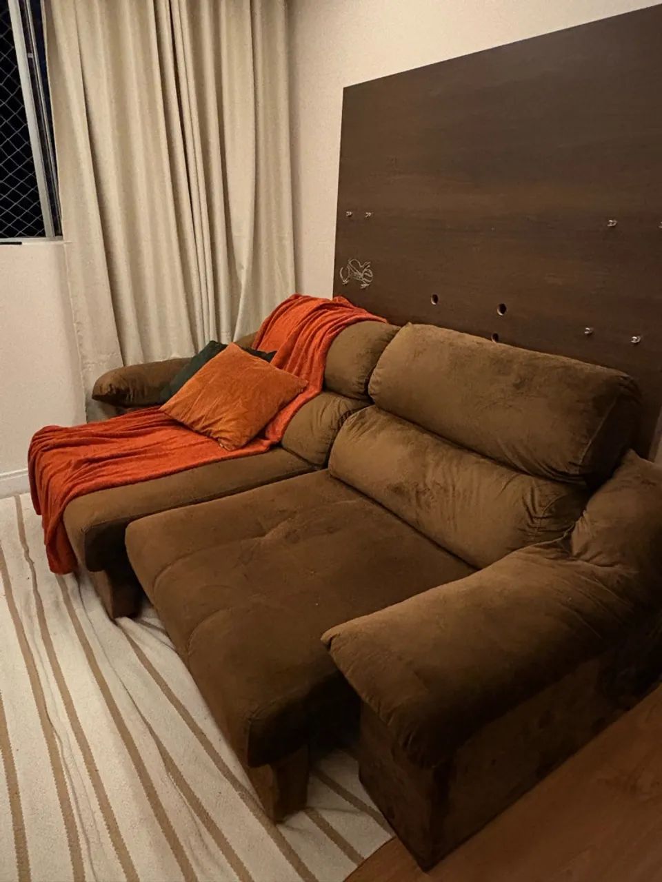 Sofá reclinável com chaise 2,4m