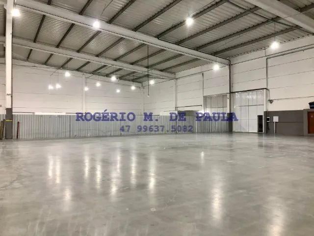 Galpão 1.250m² de frente para BR-101