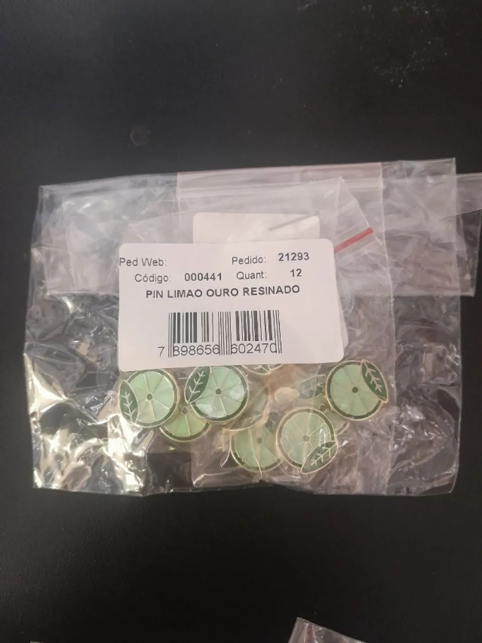 Pingente para chinelo (pins) Banhados a ouro. - Foto 4