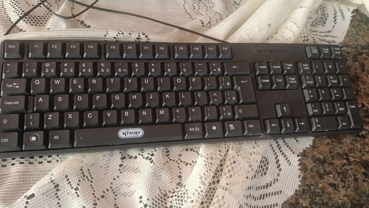 Vendo esse PC al in one da marca hq em ótimas condições  - Foto 2