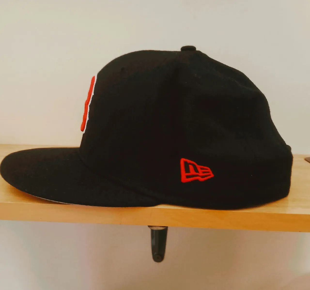 Boné new Era Boston Red Six(Original!)<br><br>novíssimo! - Foto 2