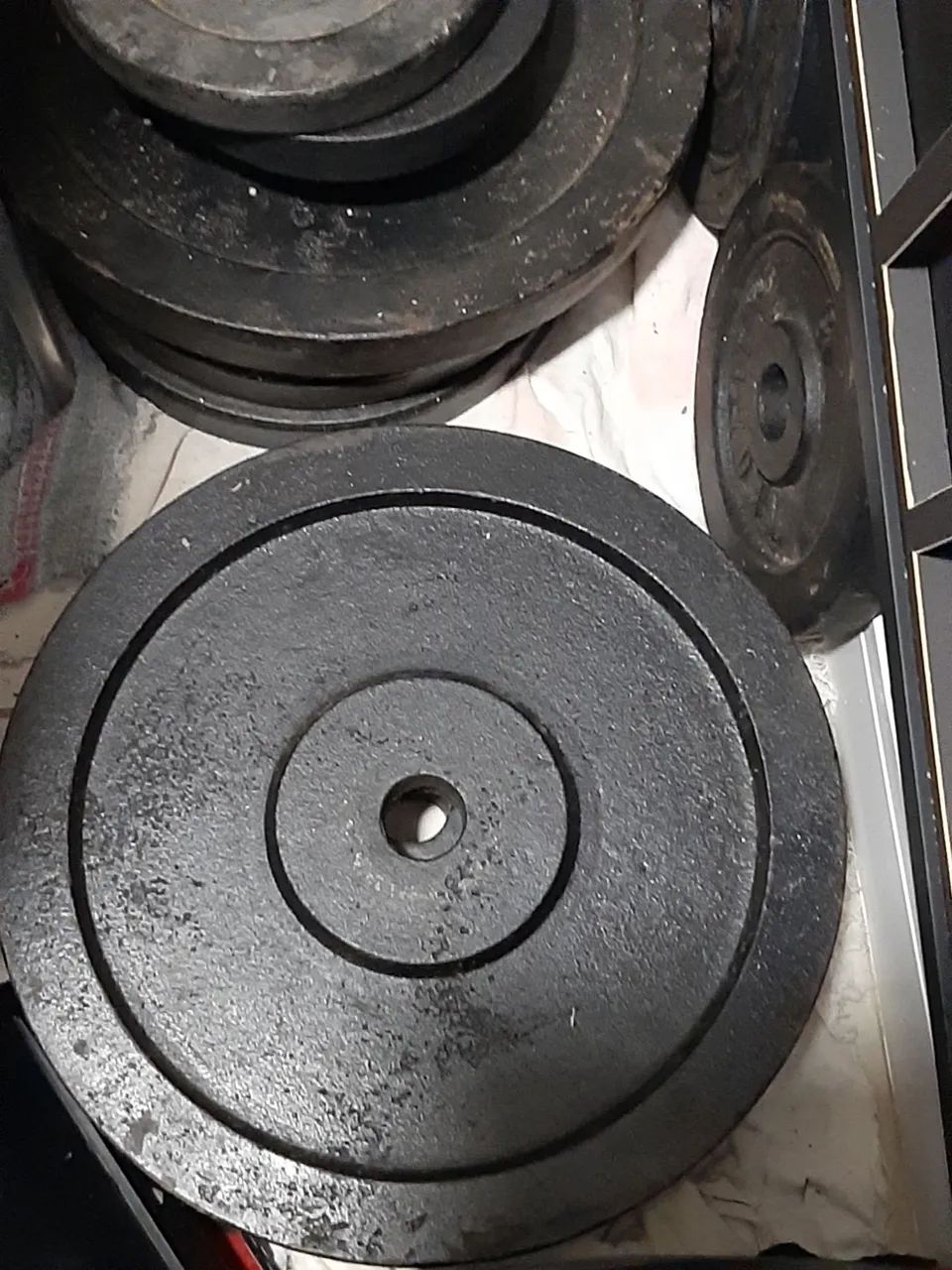 Vendo anilhas de 10 e 5 kg, 7(sete) reais o quilo.
