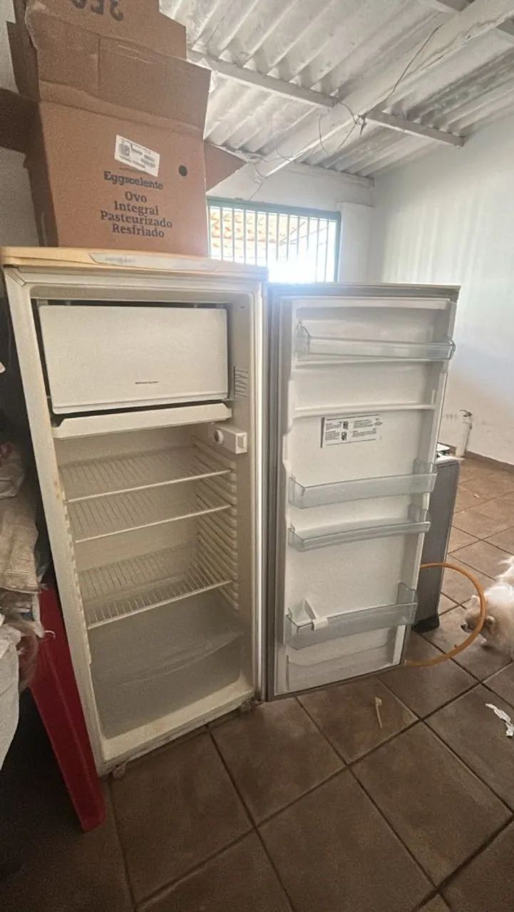 Vendo geladeira 220 - Foto 4