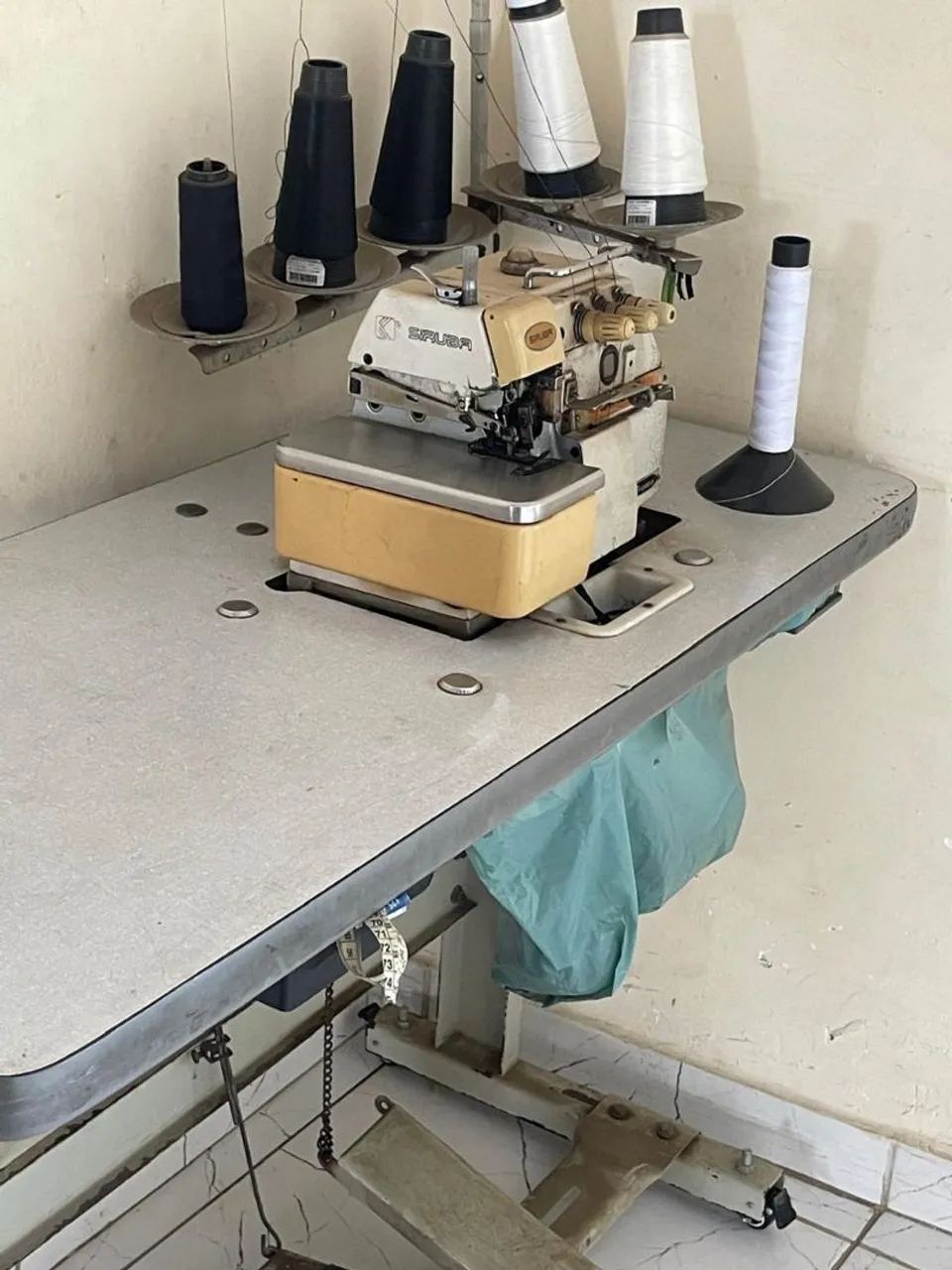 Máquina industrial overlok - Foto 3
