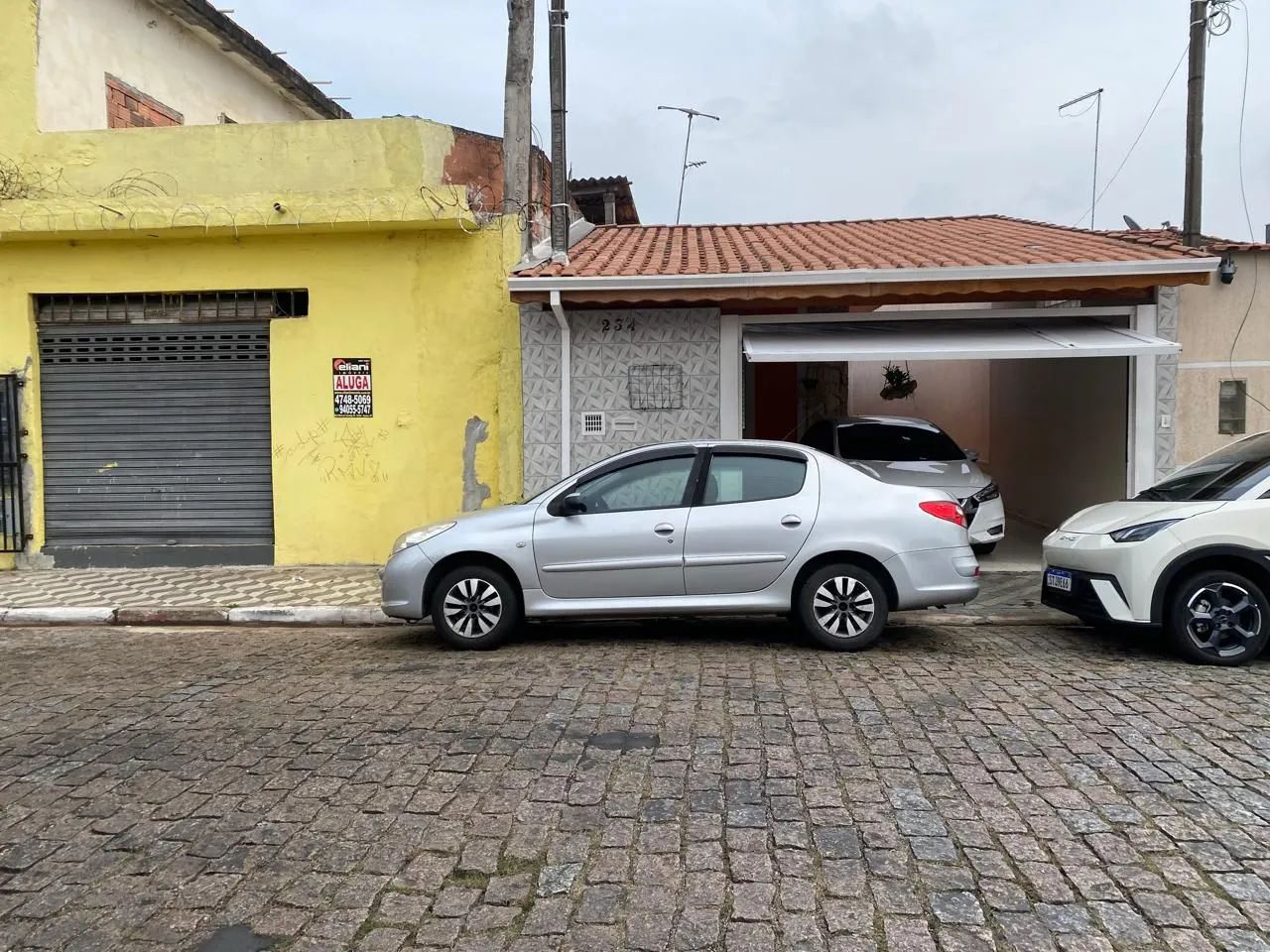 Peugeot 207 207 Sedan Passion XR 1.4 Flex 8V 4p 2012