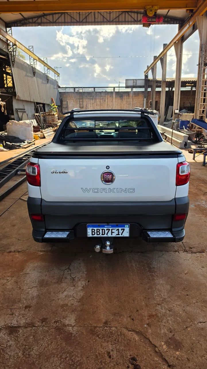 Fiat Strada Working Hard 1.4 Fire Flex 8V CD 2017 - Foto 4