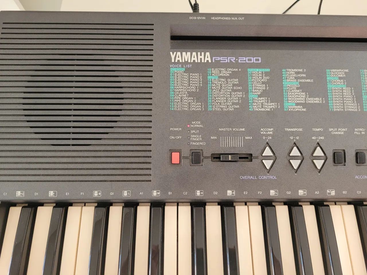 Teclado Yamaha PSR 200 61 Teclas - Foto 2