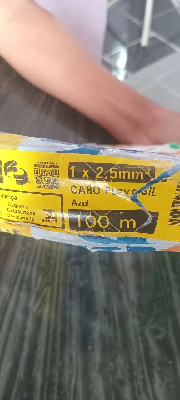 Rolo de fio de 2,5mm e mais um refletor e mais um interruptor  - Foto 3