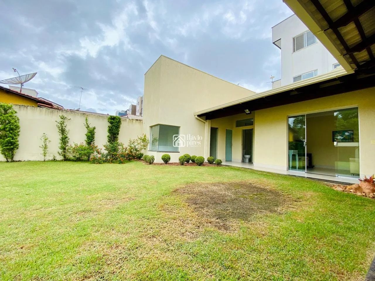 CASA/LOTE COM ÁREA DE LAZER COMPLETA - Foto 4