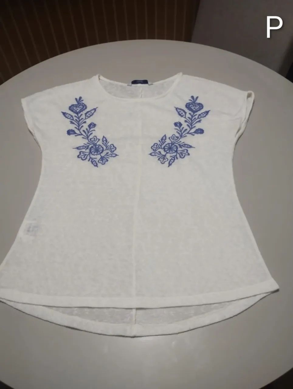 Blusa branca Bordada