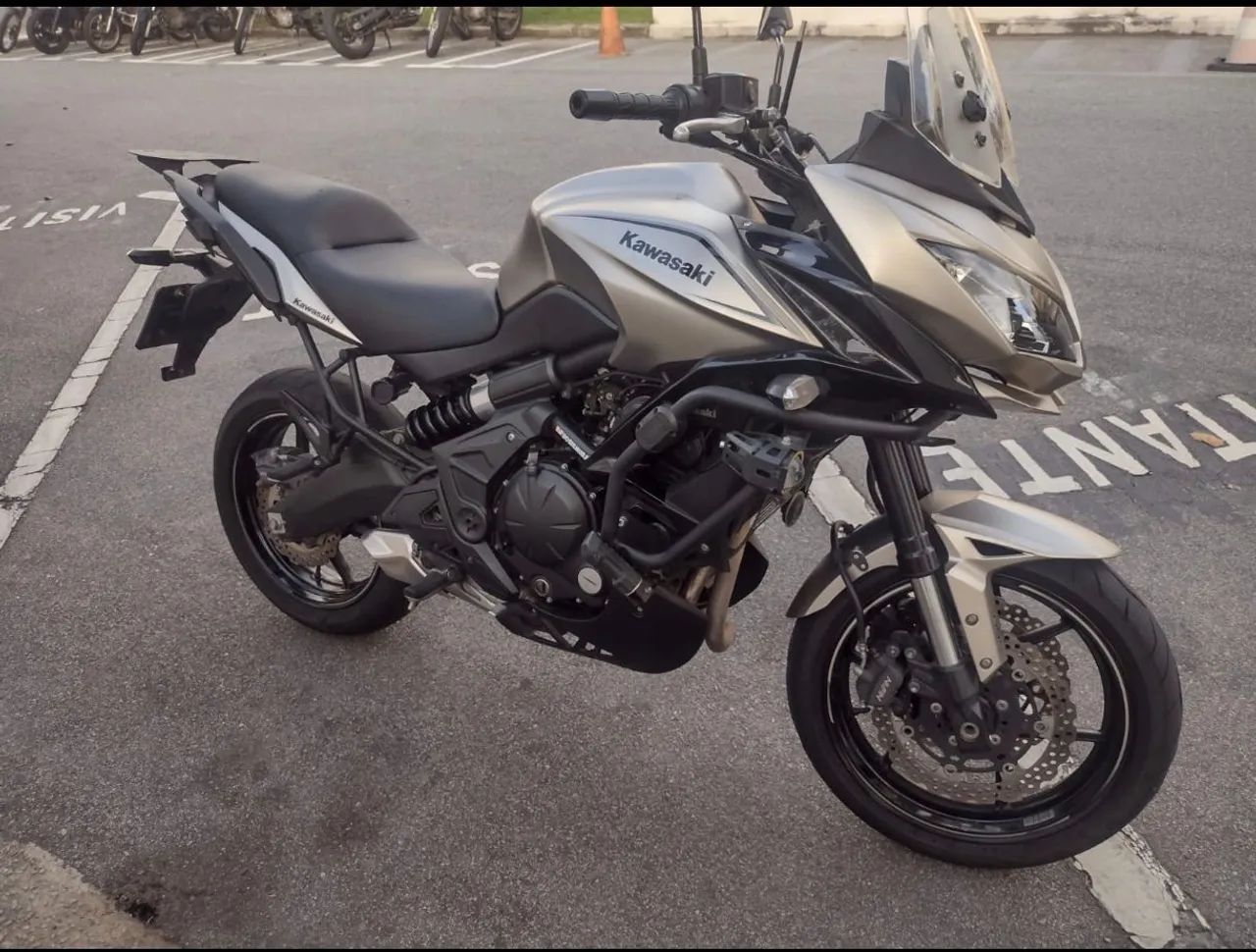 Kawasaki versus 650 zerada