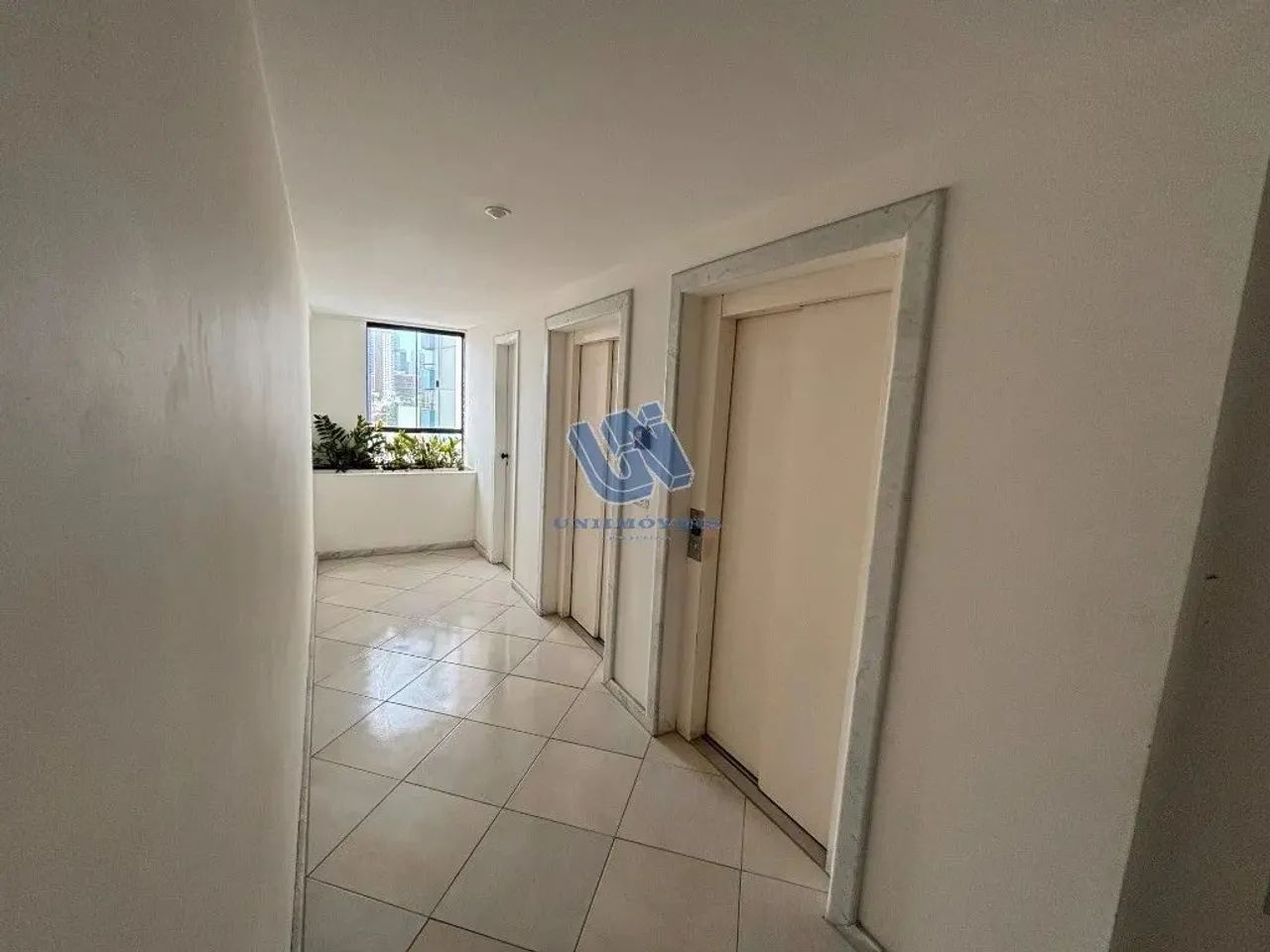 Apartamento quarto e sala com varanda 50m² no Caminho das Arvores - Foto 4