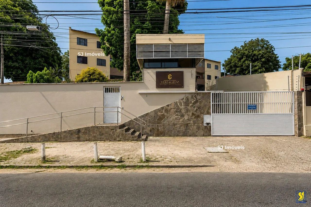 Apartamento com suíte próximo do Terminal Antônio Bezerra