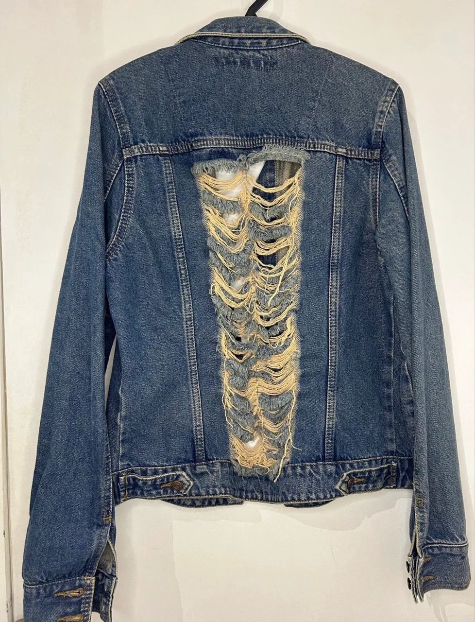 jaqueta jeans destroyed feminina - Foto 3