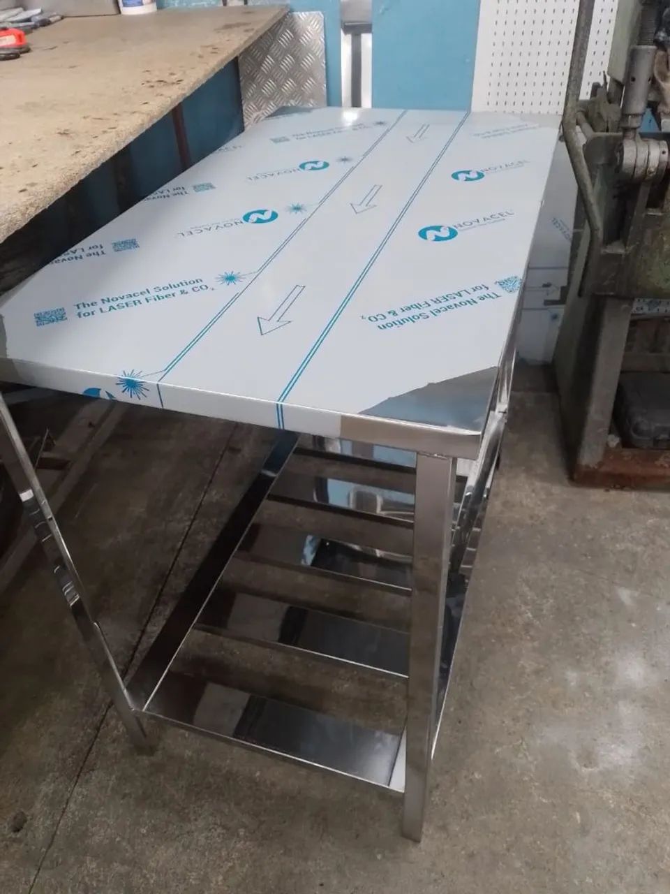 Pia + bancada de inox