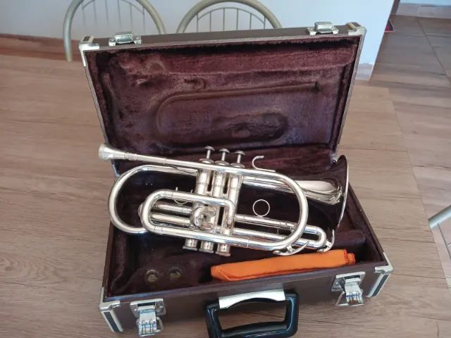 Cornet Yamaha em Si bemol Prateado com estojo