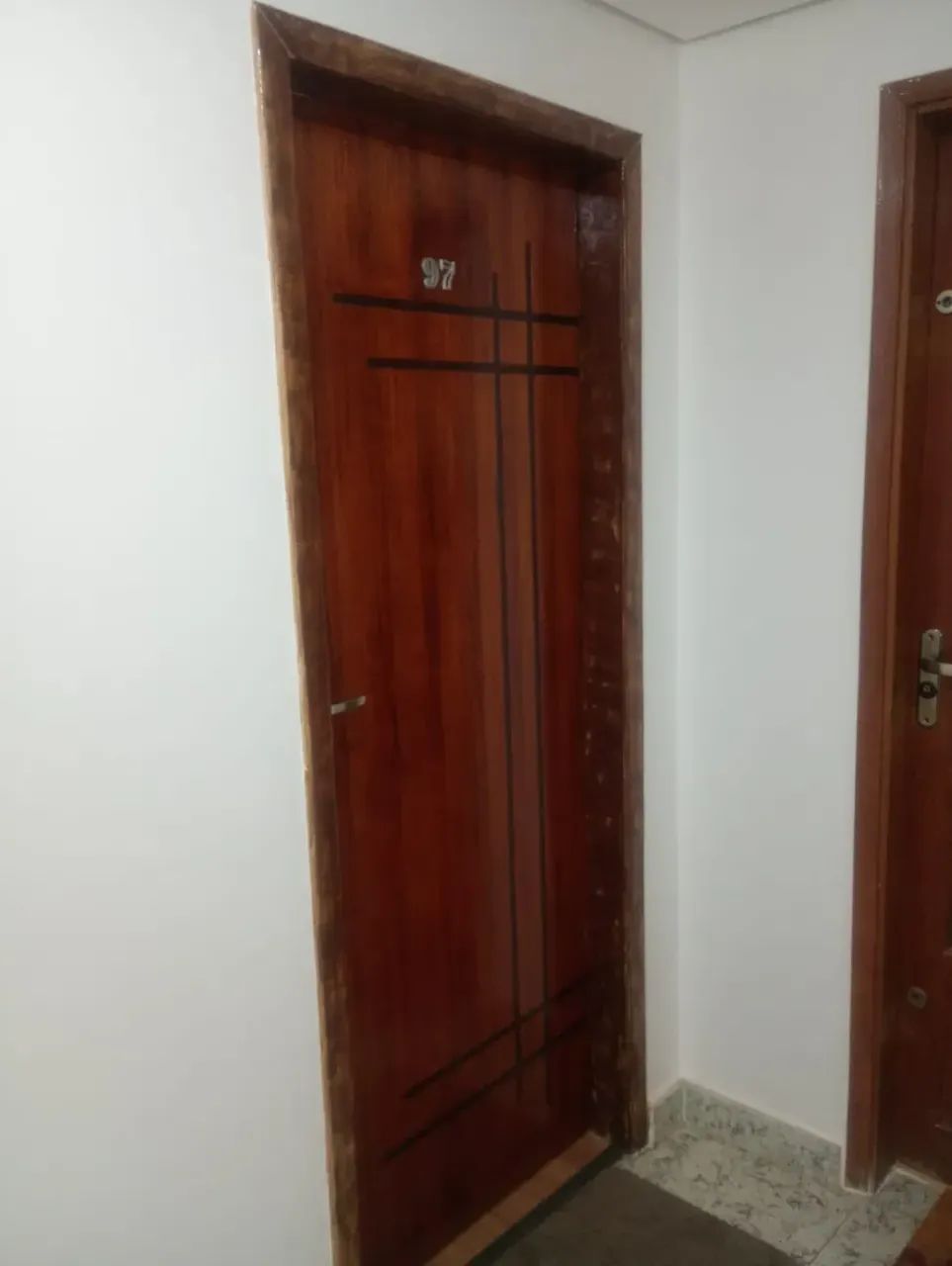 Escritório comercial com duas salas e um banheiro, em condomínio de escritório