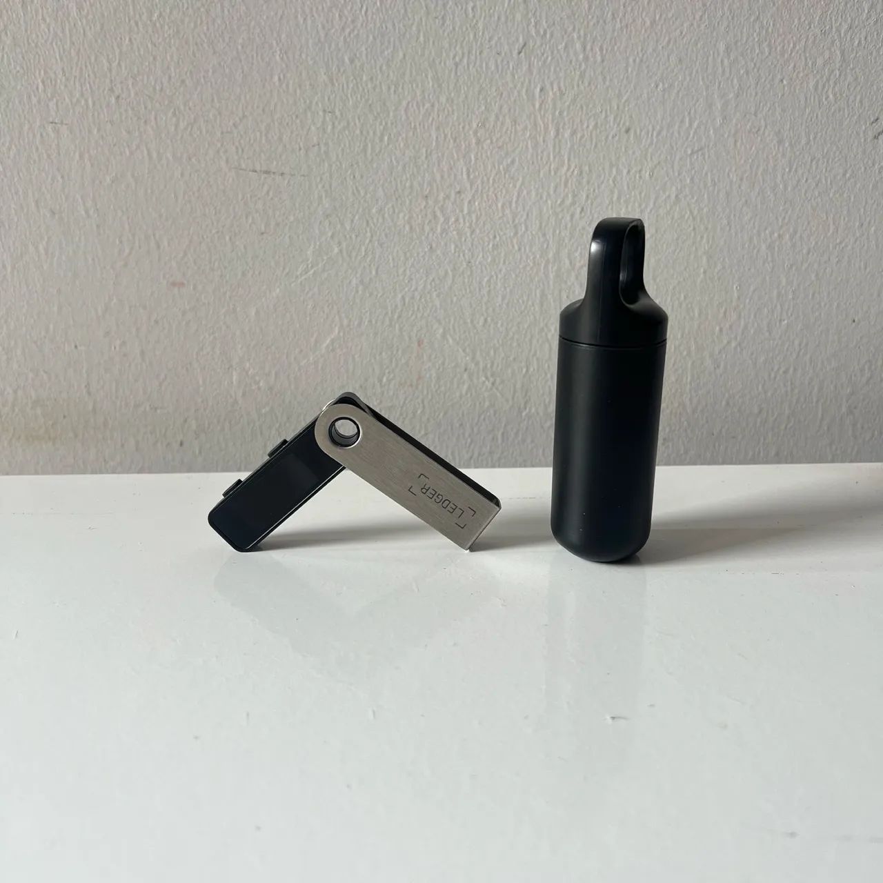Kit 2 Ledger Nano S Plus + Case | 1 Lacrada - Foto 4