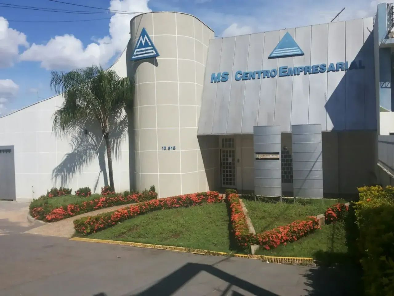 Sala comercial com 25m2, Av. Miguel Sutil, Preço já incluso condomínio, Jd Primavera