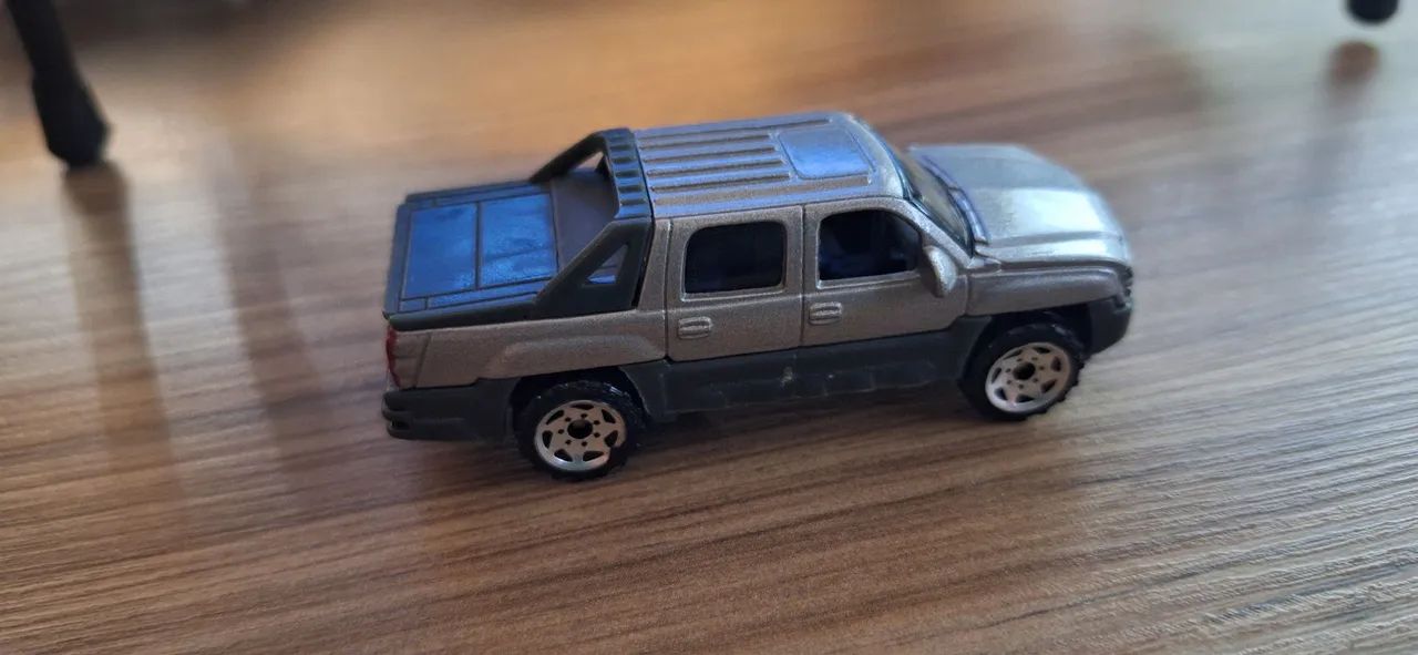 Matchbox Chevrolet Avalanche e Chrysler Panel Cruise. RS 45 cada - Foto 3