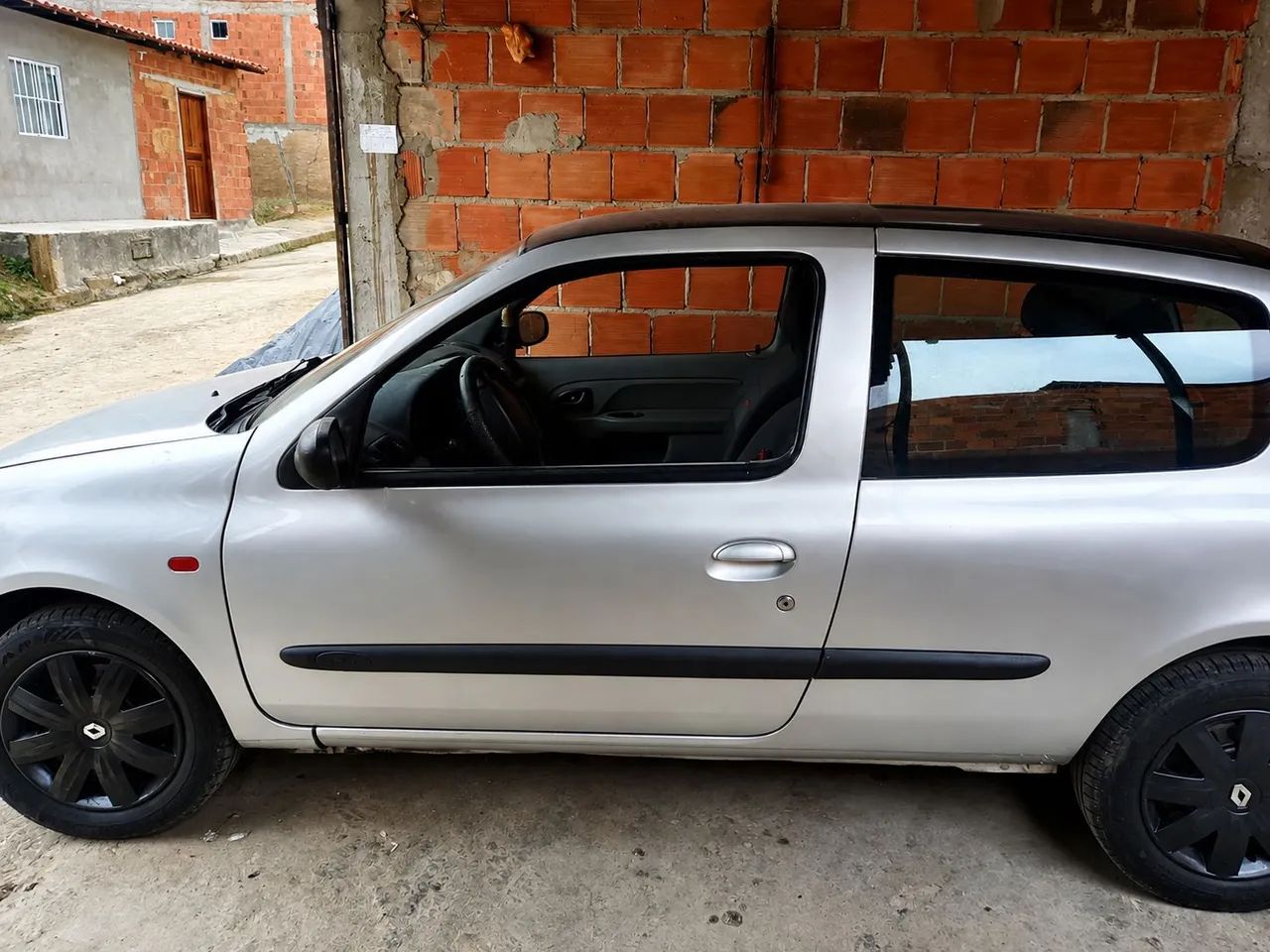 Renault Clio Hi-flex 1.0 16V 3P 2011 - Foto 4