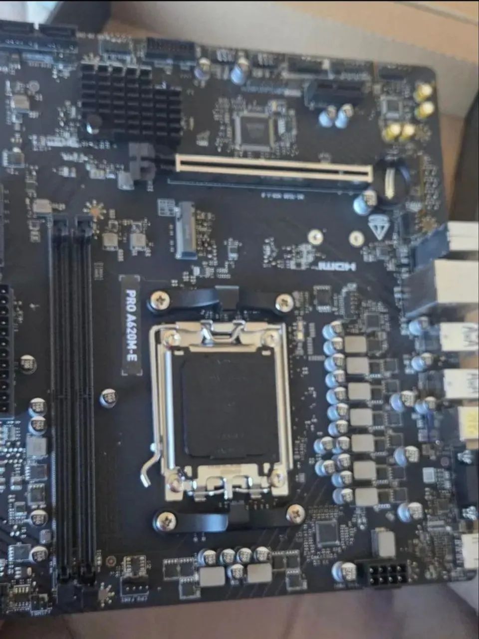 ? Placa-mãe MSI PRO A620M-E - AMD Ryzen (AM5) - Foto 2