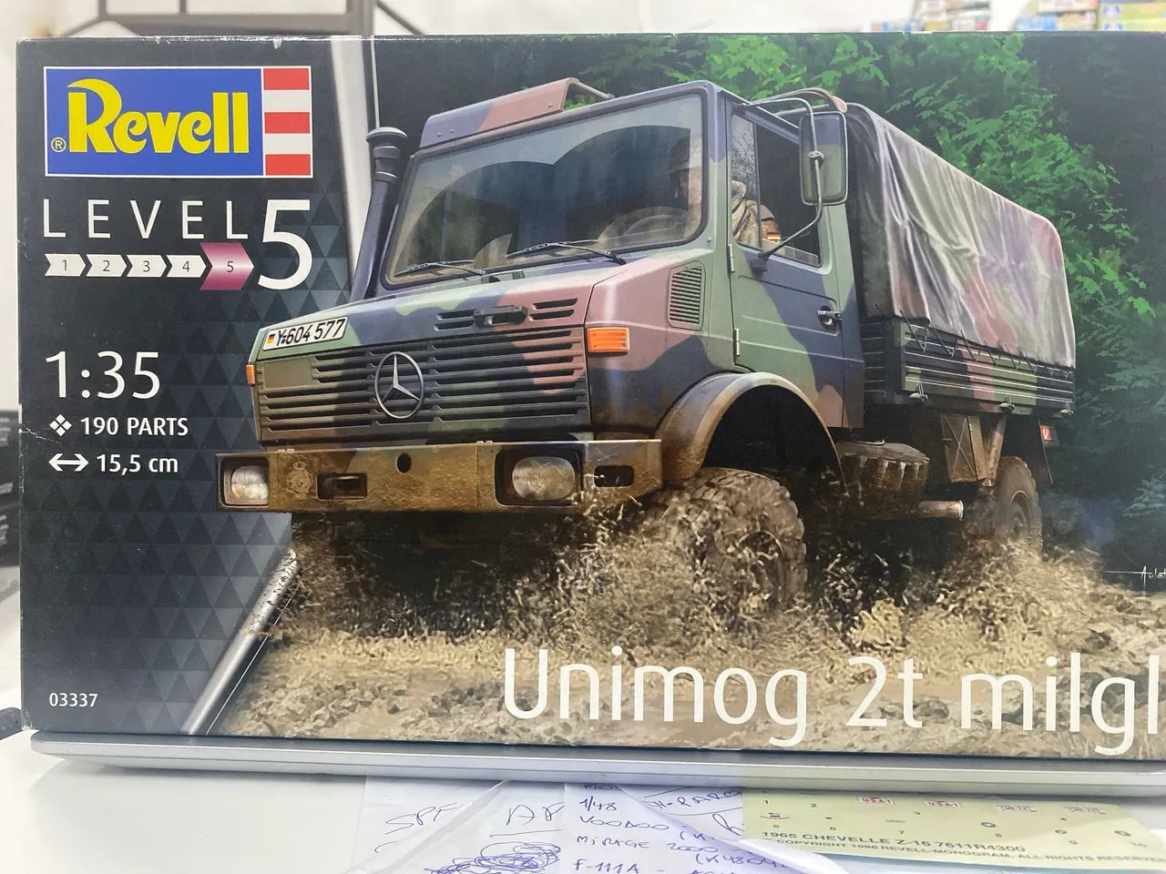 23R-004 1/43 ベンツ Unimog Lkw 2t Tmilgl Unimog 2t milgl 03337 - Hobbies e coleções - Rio Branco, Caxias do