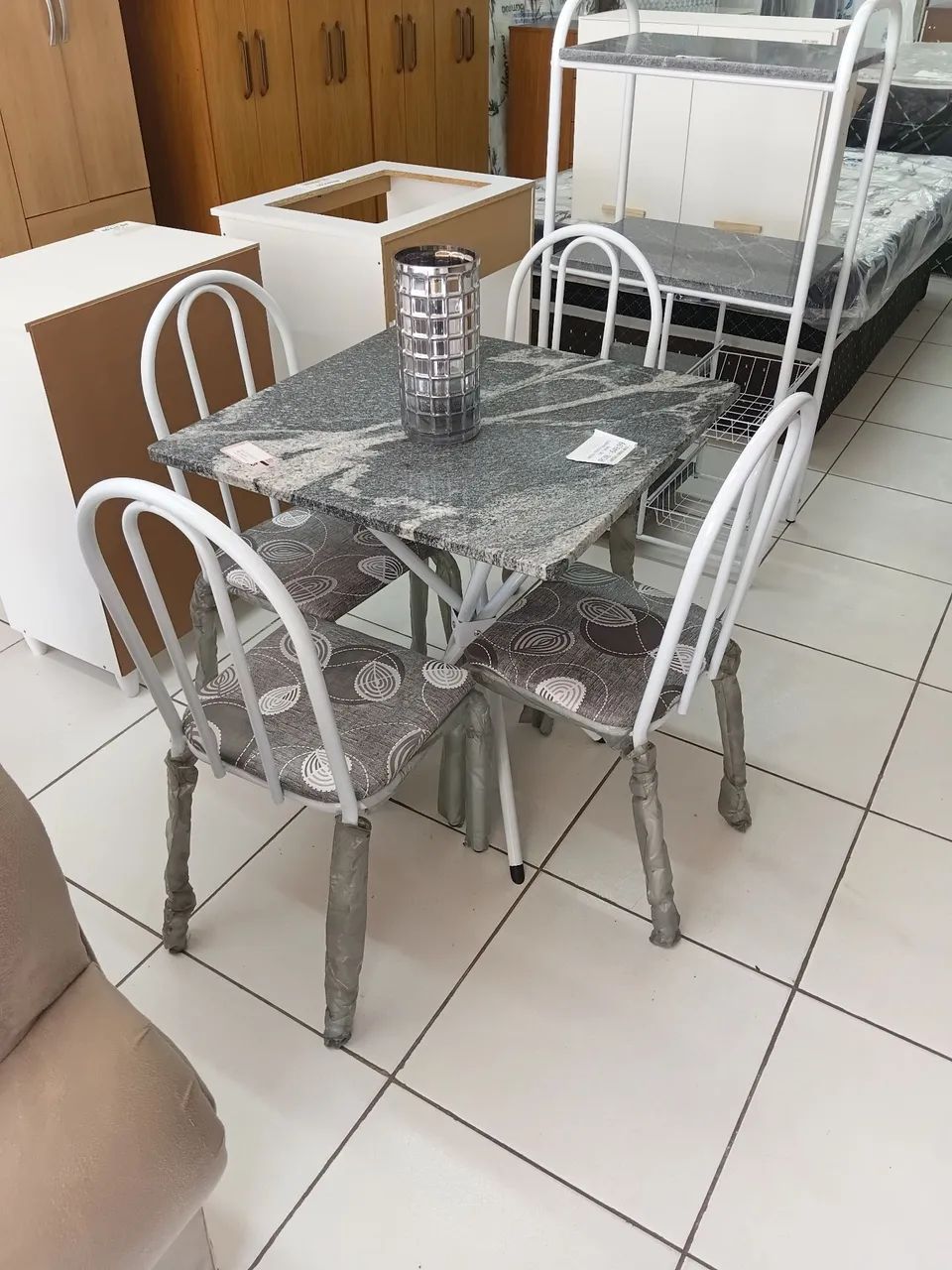 Mesa de granito com 4 cadeira - Foto 4