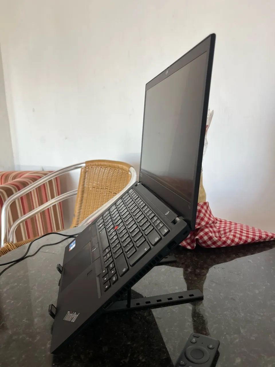 Lenovo Thinkpad T14 Gen 2 - Foto 3