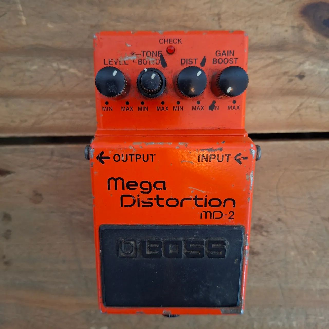 Boss Mega Distortion MD-2