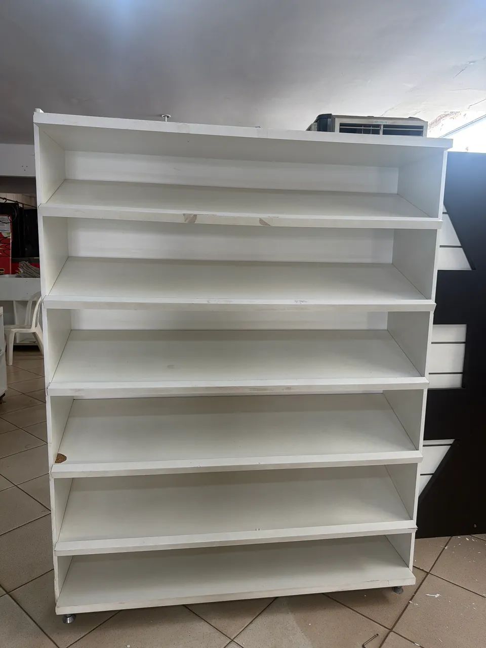 Expositor comercial ou estante sapateira 