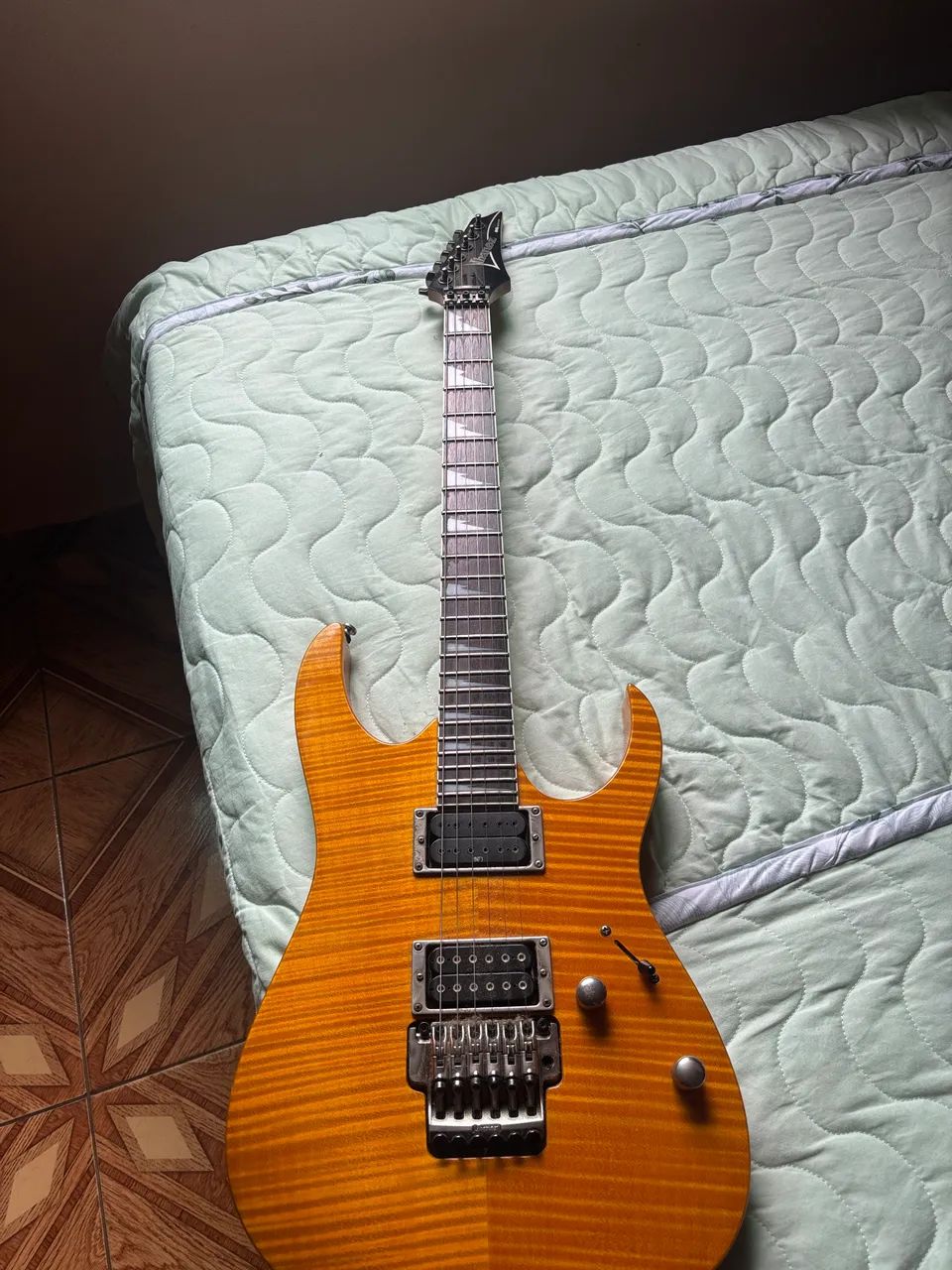 Troca em pedaleira ou venda Guitarra Ibanez RG320DX captador malagolli custon 84 na ponte - Foto 4