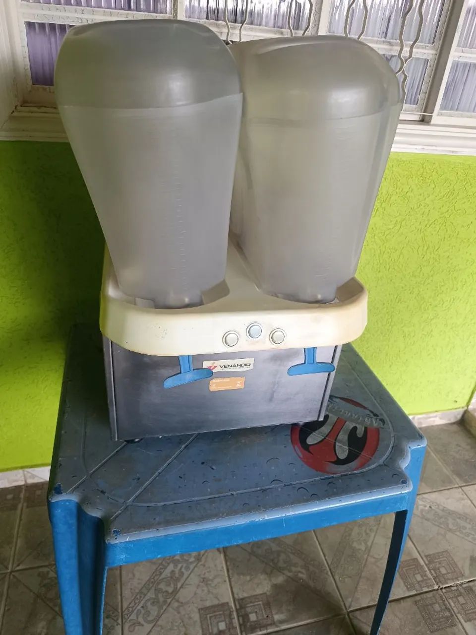 Refresqueira Venâncio 220v