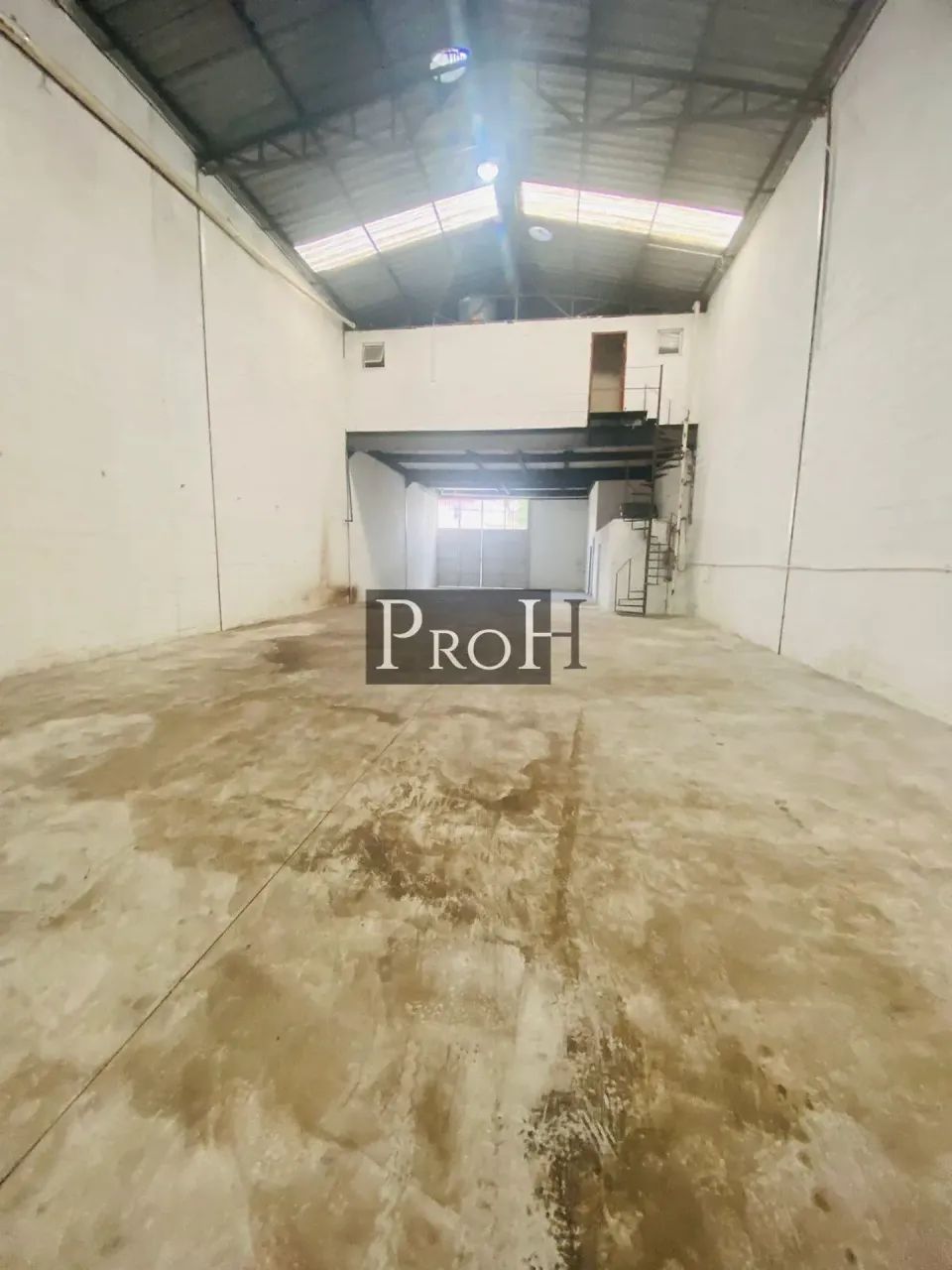 Galpão 715 m²  R$ 2.500.000,00 - Foto 2