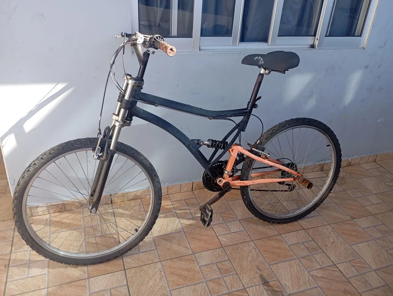 Vendo bicicleta usada aro 26 - Foto 3