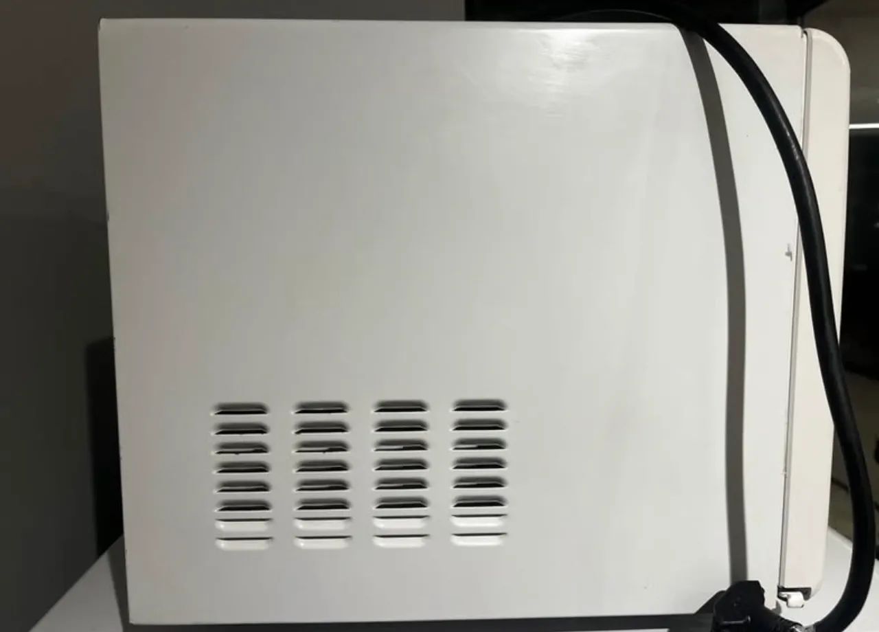 Vende se microondas eletrolux 30litros  - Foto 2