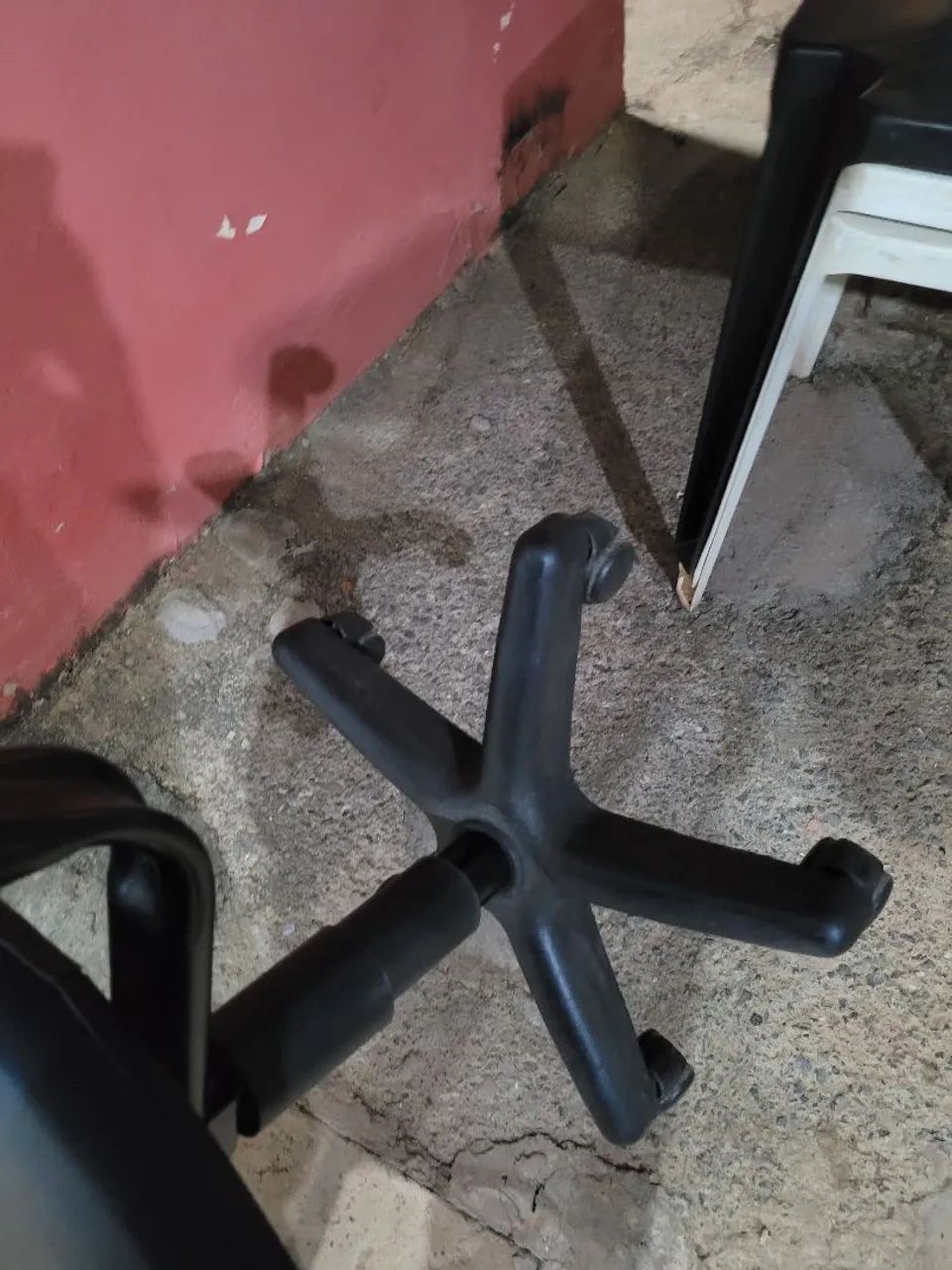 Cadeira para Escritório Conservada! Entrega a Combinar  - Foto 2