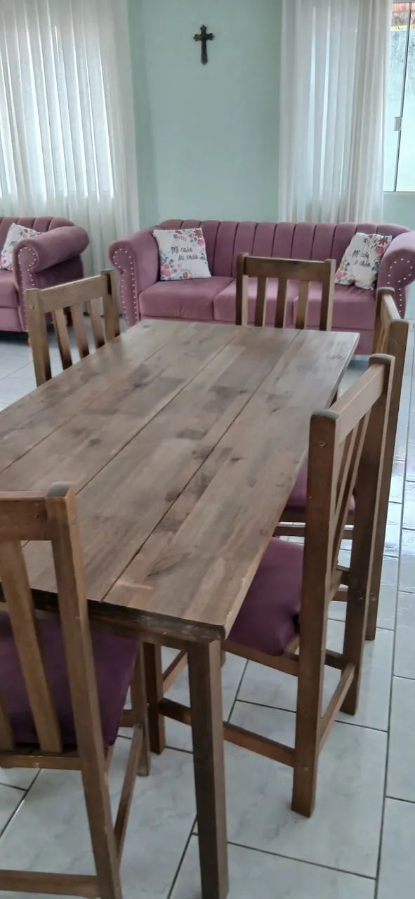Mesa com 8 cadeiras